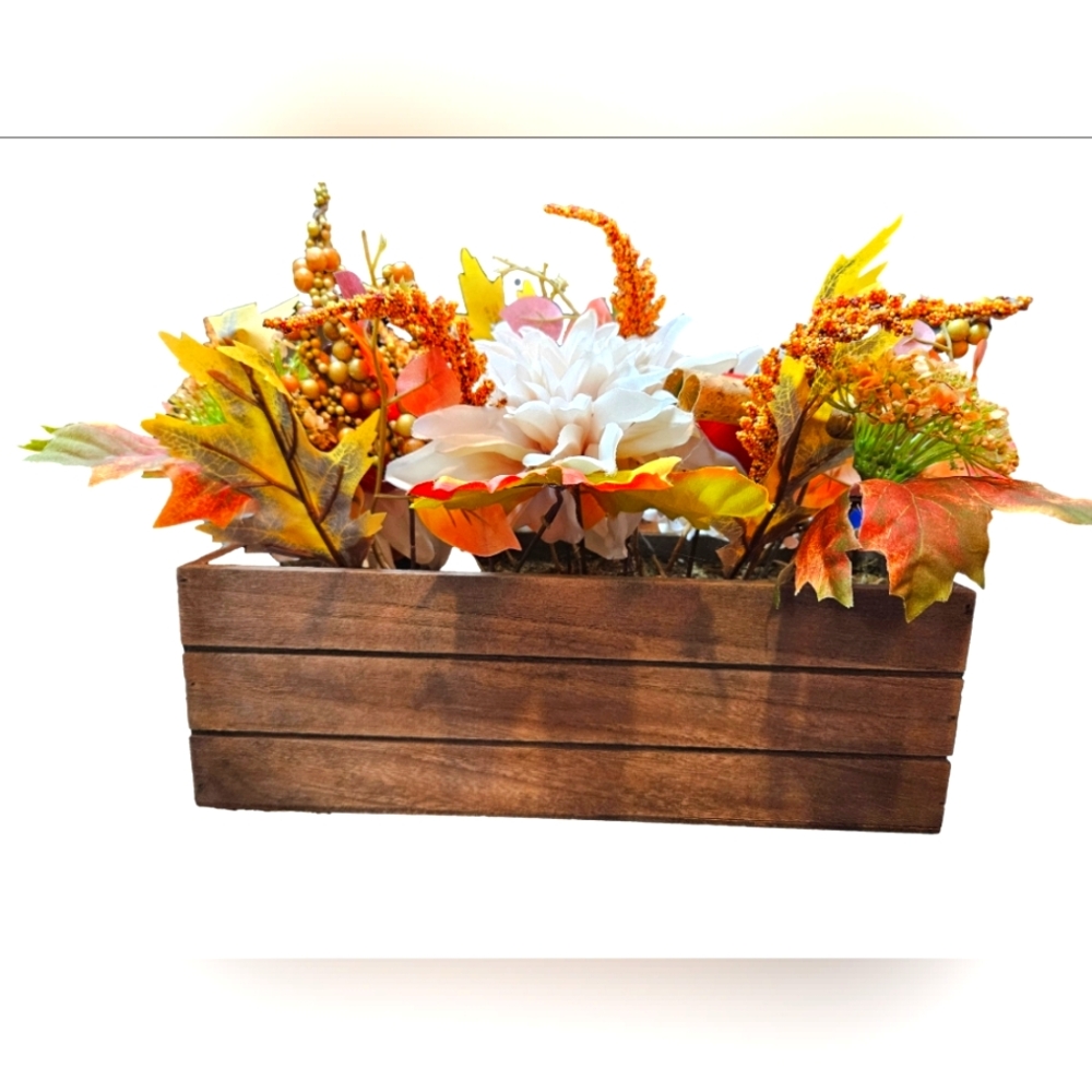 #196 The Orchard- Tabletop Fall Decor w/apples,cinnamon sticks. NWT